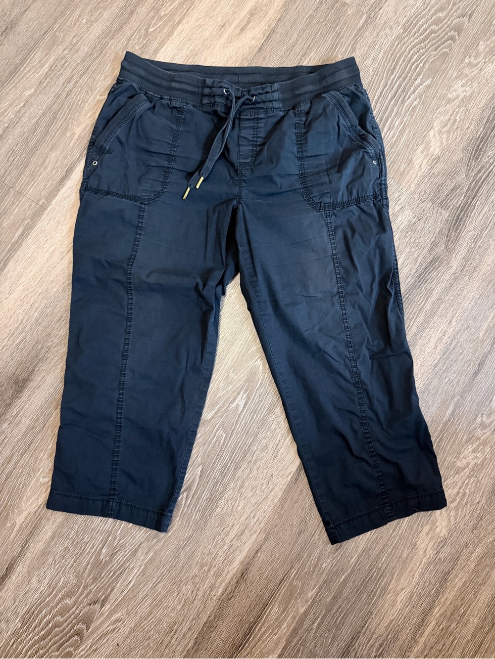 Women's Black Drawstring Capris - Casual Pull-On Style
